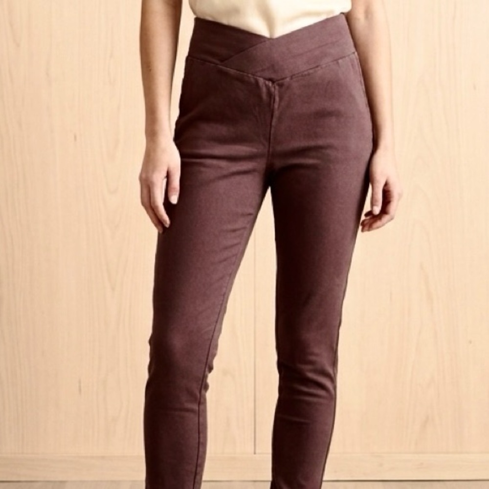 Forever 21 Slim High-Rise Ankle Pants in Plum
